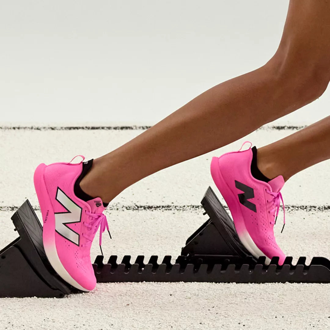 New Balance Gabby Thomas FuelCell SuperComp MD-X v3