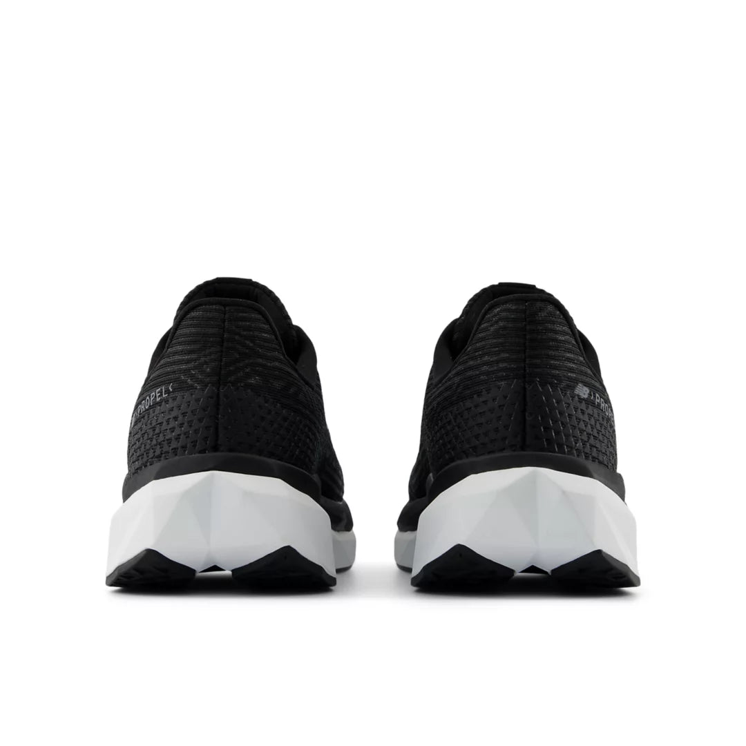 New Balance FuelCell Propel v5