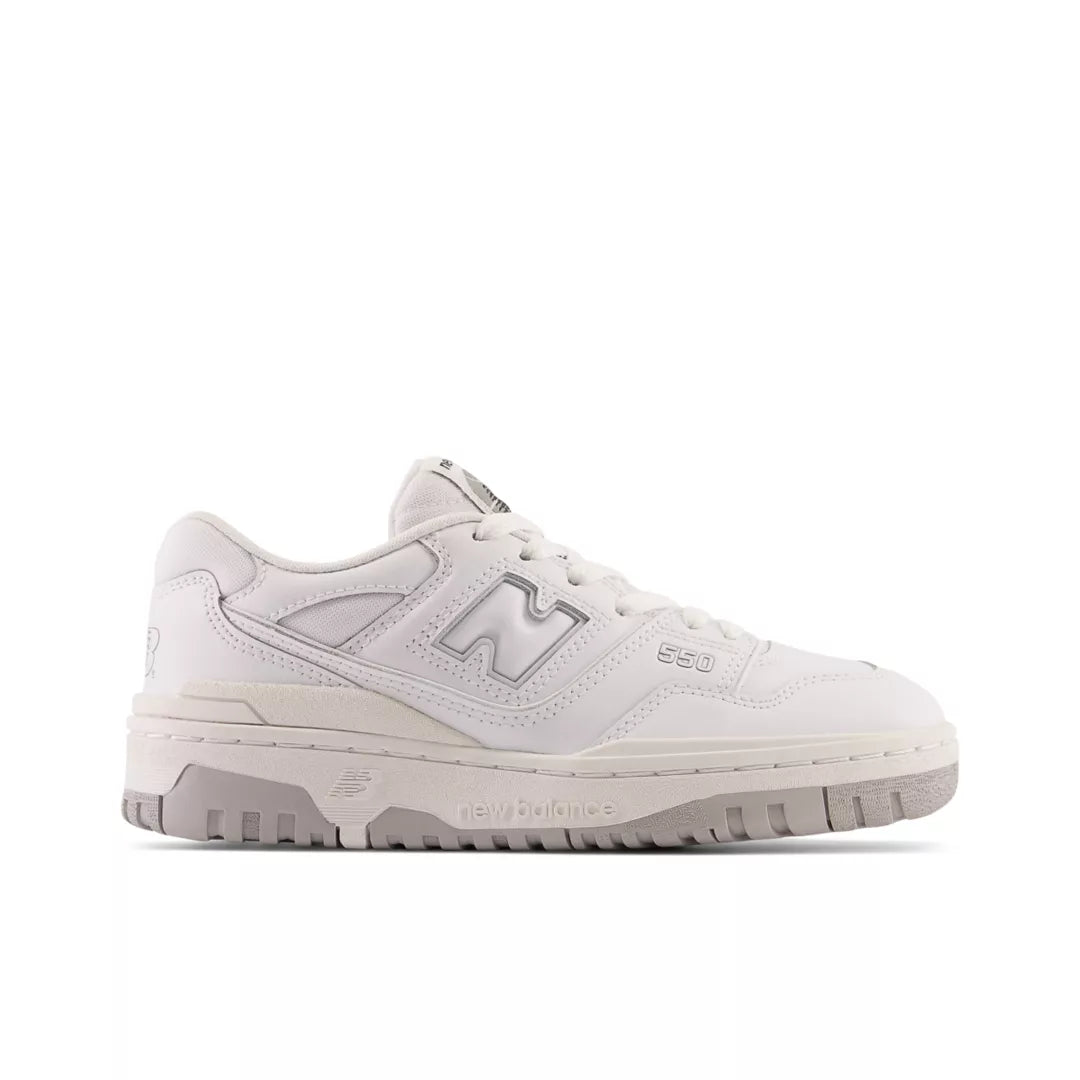 WHITE with NB WHITE,3.5,Standard (M)